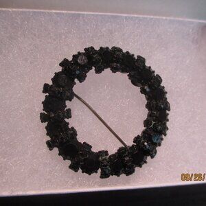 Vintage Weiss Black Glass Rhinestone/Round Mourning Brooch/Pin